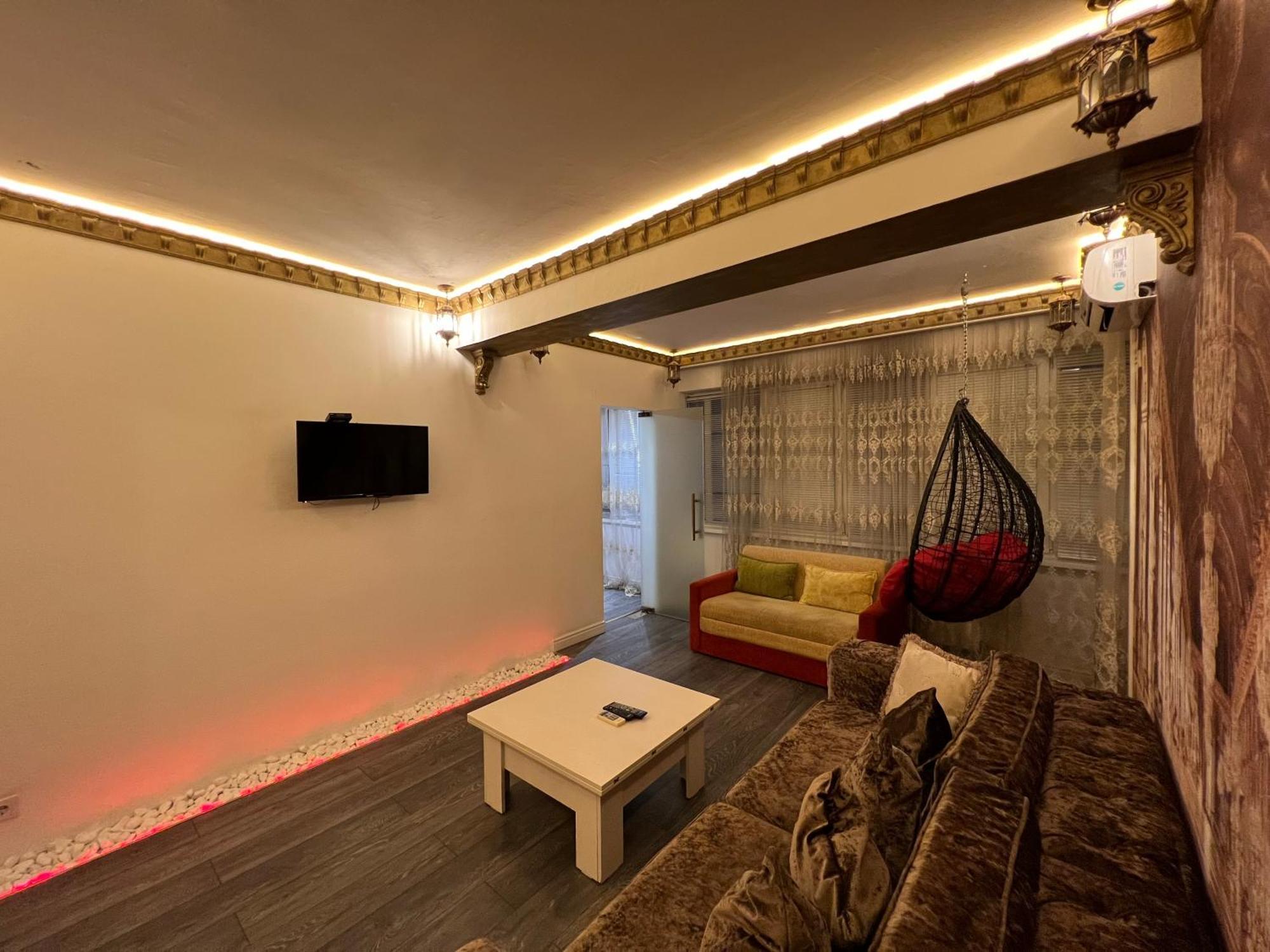2 Bedrooms Heart Of City Center Chisinau Exterior photo